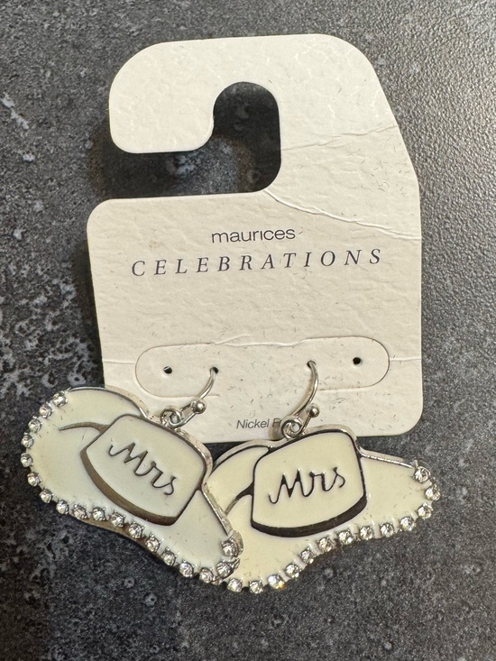 Maurices Jewelry - Bride Cowgirl Hat Earrings NWT